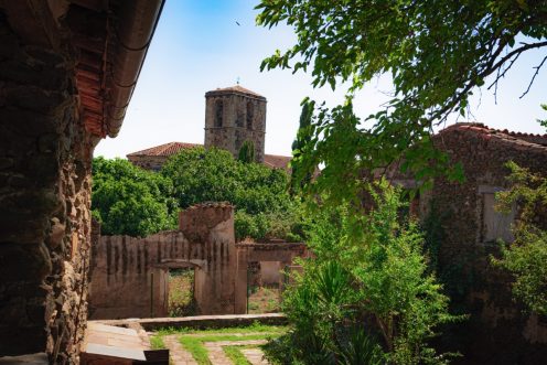 Explorando Granadilla: Un Pueblo Abandonado con Encanto