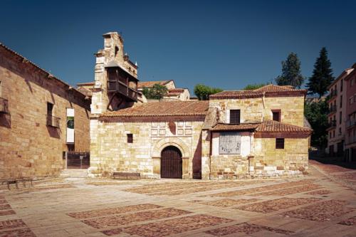 Tranquility in Santa Lucia Square